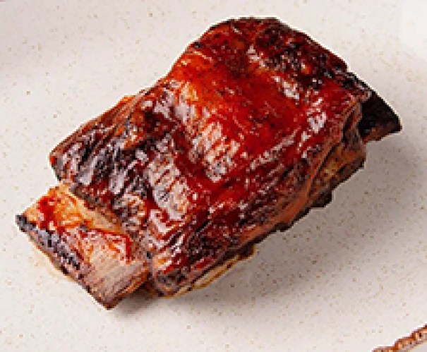 Говяжьи ребра запеченные в соусе BBQ